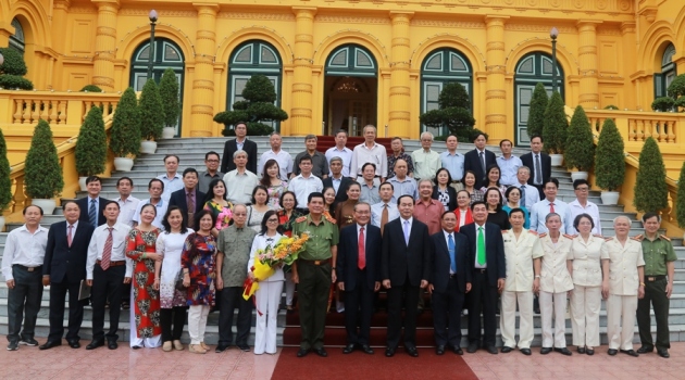 Chủ tịch nước Trần Đại Quang gặp mặt Đoàn cựu sỹ quan an ninh miền Nam
