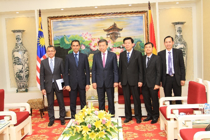 Bộ trưởng Tô Lâm tiếp Đại sứ Malaysia và Đại sứ Philippines