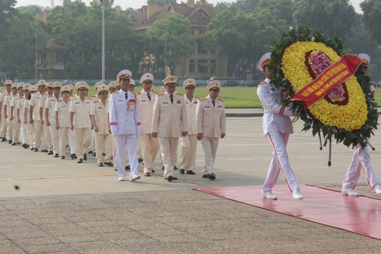 Đảng ủy Công an Trung ương, Bộ Công an dâng hương tưởng niệm các Anh hùng liệt sỹ