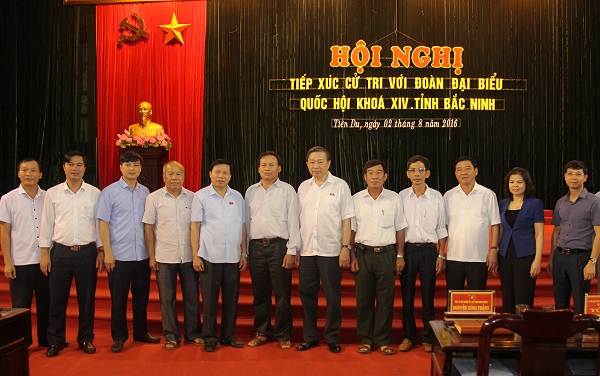 Bộ trưởng Tô Lâm tiếp xúc cử tri huyện Tiên Du, tỉnh Bắc Ninh