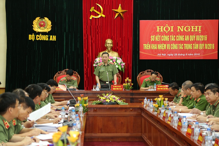 Triển khai thực hiện có hiệu quả các mặt công tác, bảo đảm an ninh, trật tự trên từng địa bàn