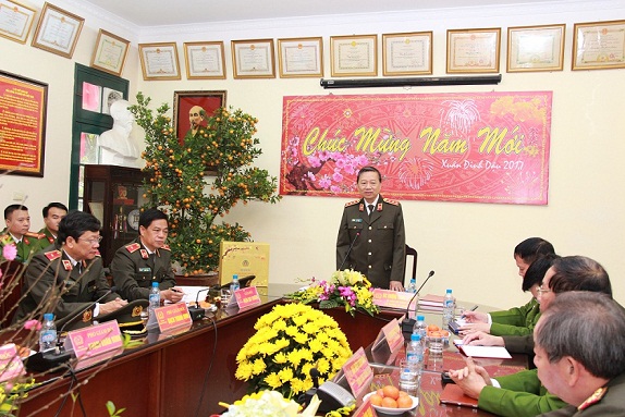 Bộ trưởng Tô Lâm kiểm tra công tác ứng trực, sẵn sàng chiến đấu của Phòng Cảnh sát hình sự Hà Nội