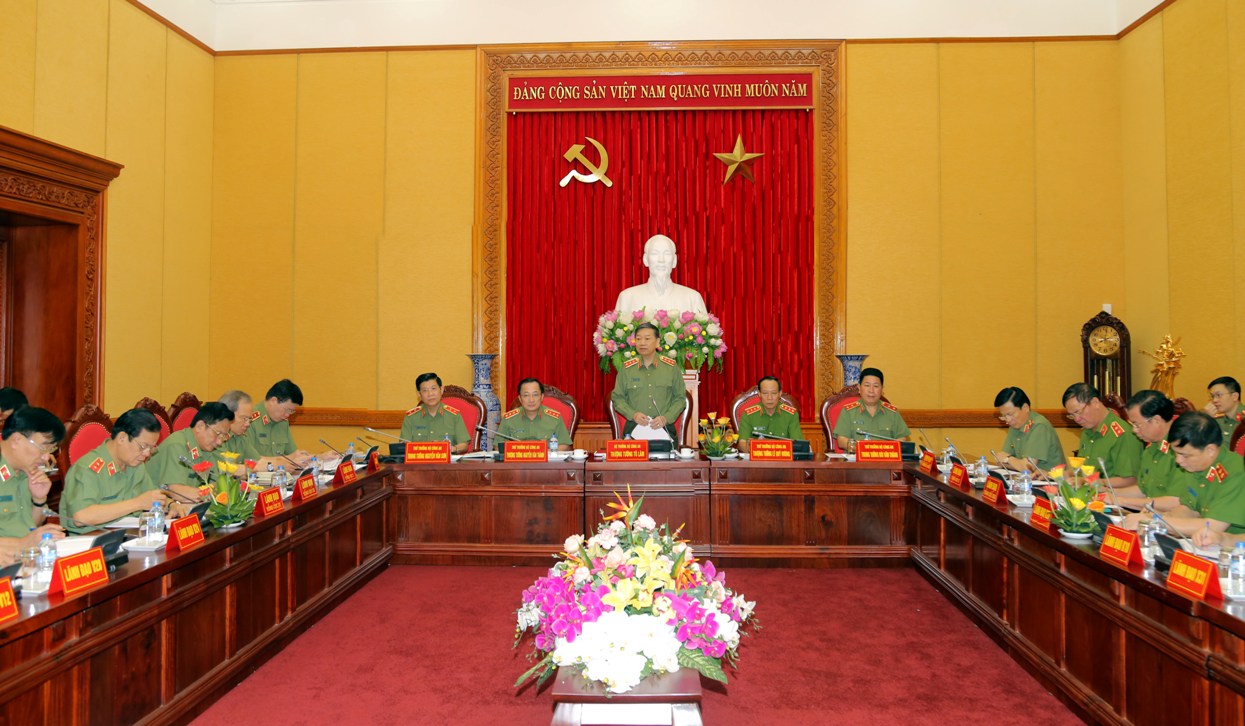Bộ Công an giao ban công tác Công an tháng 4, triển khai nhiệm vụ trọng tâm tháng 5/2017