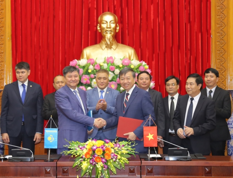 Việt Nam – Kazakhstan tăng cường và hoàn thiện cơ sở pháp lý hợp tác song phương trong đấu tranh phòng, chống tội phạm