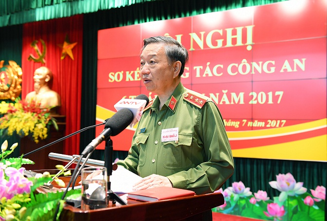 Phát huy truyền thống anh hùng cách mạng, khắc ghi hình ảnh đẹp của người chiến sĩ Cảnh sát trong lòng nhân dân