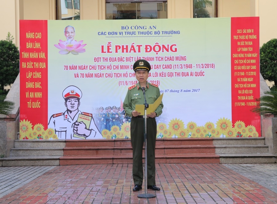 Tiếp tục đẩy mạnh việc học tập và làm theo "Sáu điều Bác Hồ dạy Công an nhân dân"