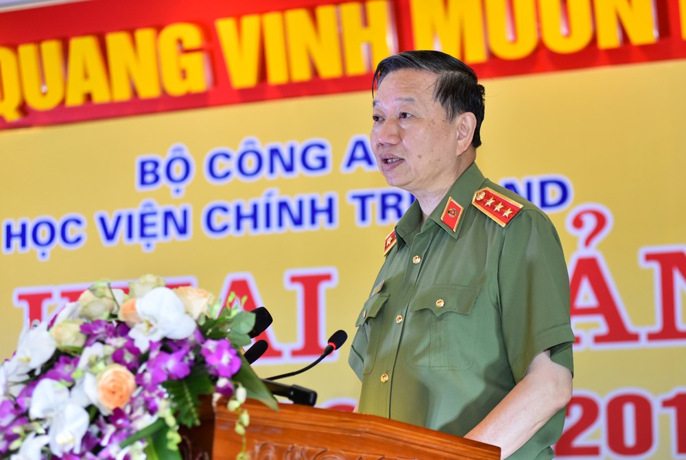 Phát huy vai trò của đội ngũ nhà giáo Công an nhân dân trong xây dựng đội ngũ cán bộ Công an các cấp đủ phẩm chất, năng lực và uy tín, ngang tầm nhiệm vụ