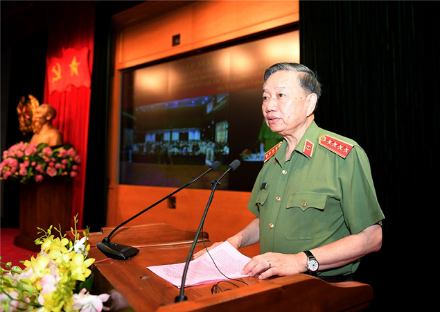 Phát huy truyền thống Anh hùng, vẻ vang, quyết tâm chỉnh đốn, xây dựng lực lượng Công an nhân dân vững mạnh, hoàn thành xuất sắc nhiệm vụ được giao