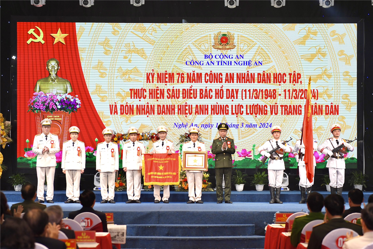 Công an tỉnh Nghệ An: Xứng đáng là đơn vị anh hùng trên quê hương Xô Viết anh hùng