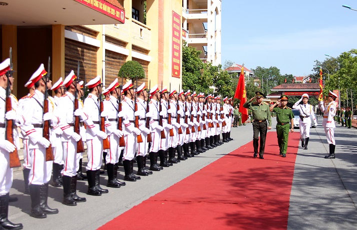 Giữ vững an ninh, trật tự để bảo vệ, xây dựng và phát triển đất nước