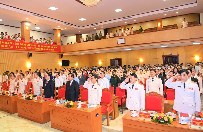 Đẩy mạnh học tập và làm theo tư tưởng, đạo đức, phong cách Hồ Chí Minh trong Công an nhân dân