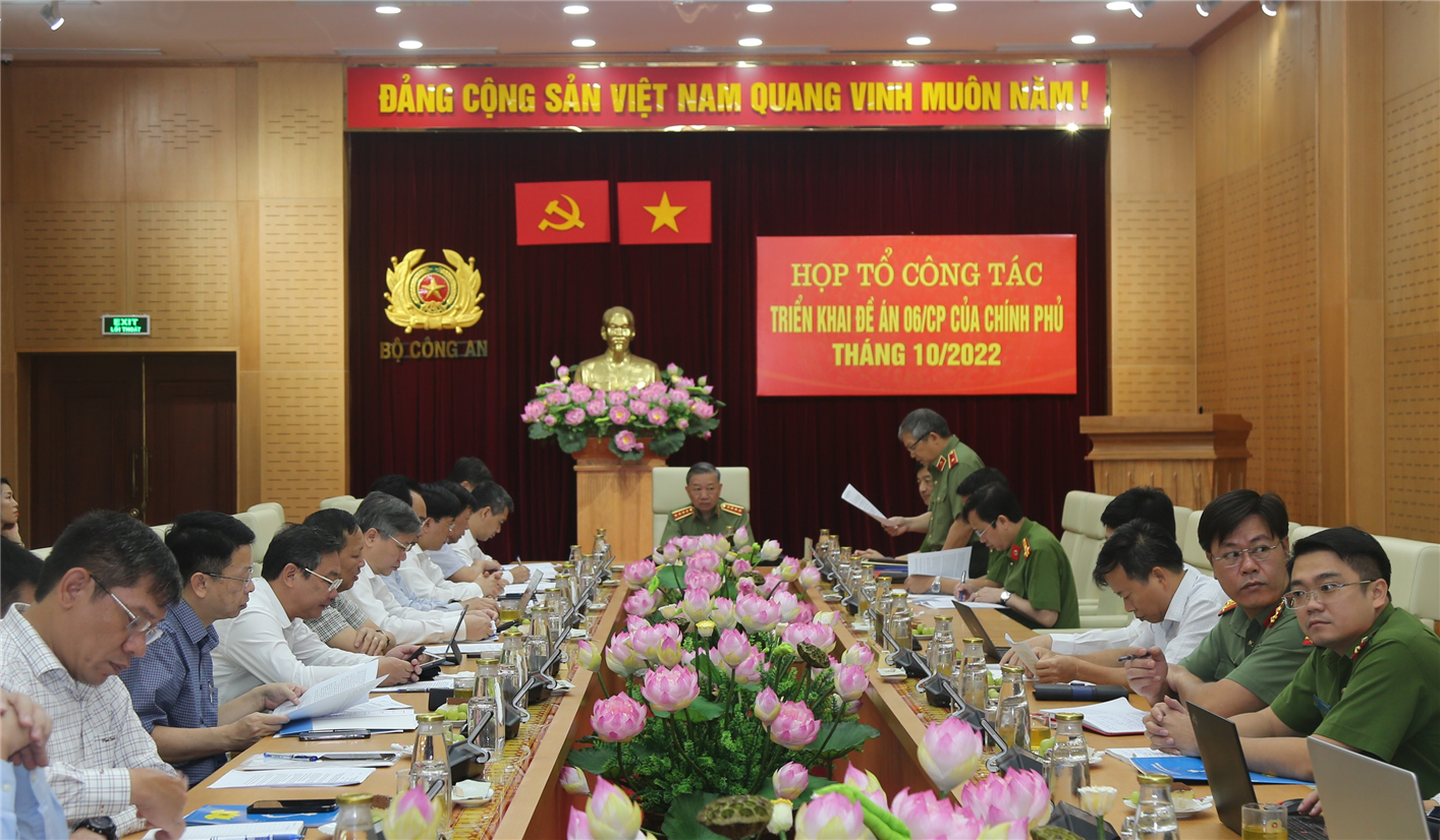 Họp Tổ công tác triển khai Đề án 06/CP của Chính phủ tháng 10/2022