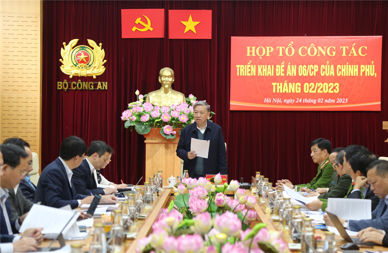 Họp Tổ công tác triển khai Đề án 06/CP của Chính phủ tháng 02/2023