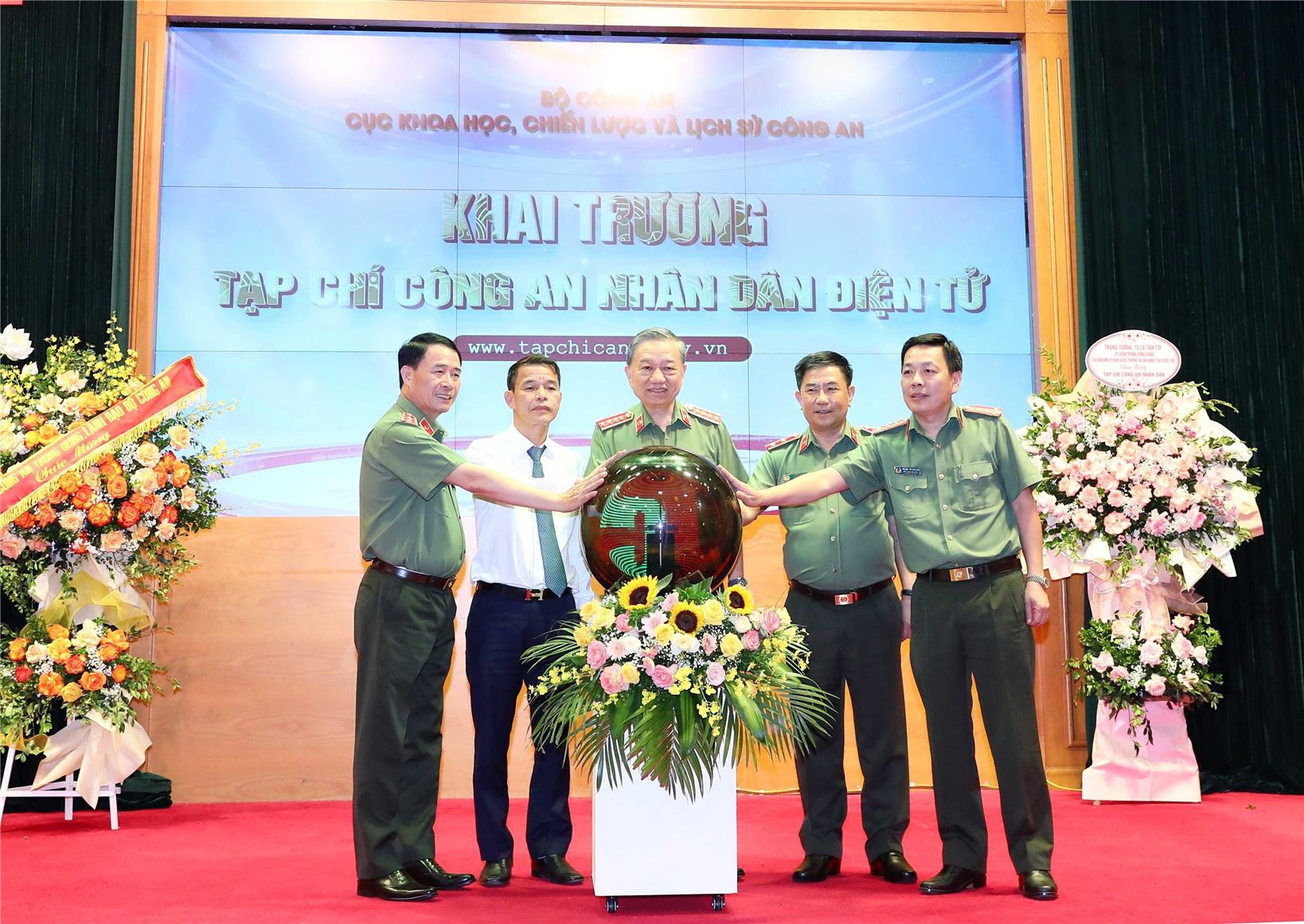 Đẩy mạnh phát triển công tác thông tin về khoa học và công nghệ trong lực lượng Công an nhân dân