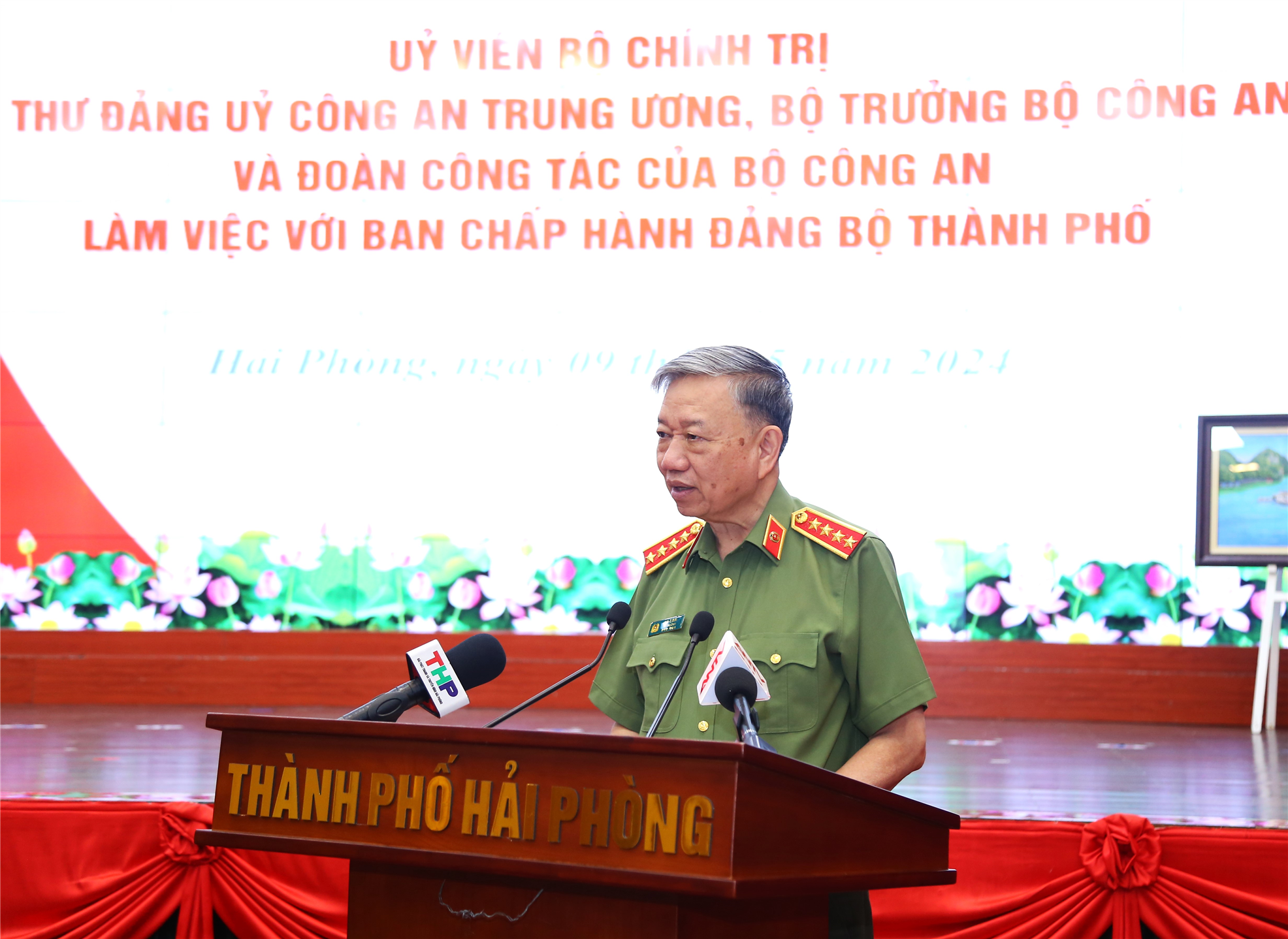 Bảo đảm vững chắc an ninh, trật tự, xây dựng thành phố Hải Phòng phát triển nhanh, hiện đại