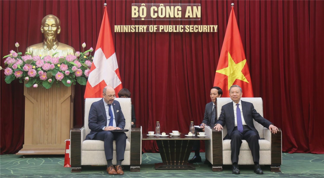 Mở rộng quan hệ hợp tác với các cơ quan thực thi pháp luật Thụy Sĩ