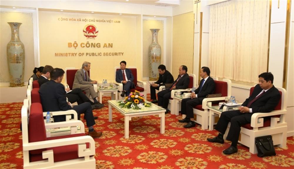 Các đại biểu tại buổi tiếp.