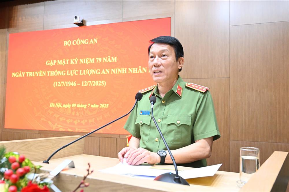 Đồng chí Đại tướng Lương Tam Quang, Ủy viên Bộ Chính trị, Bí thư Đảng ủy CATW, Bộ trưởng Bộ Công an phát biểu.