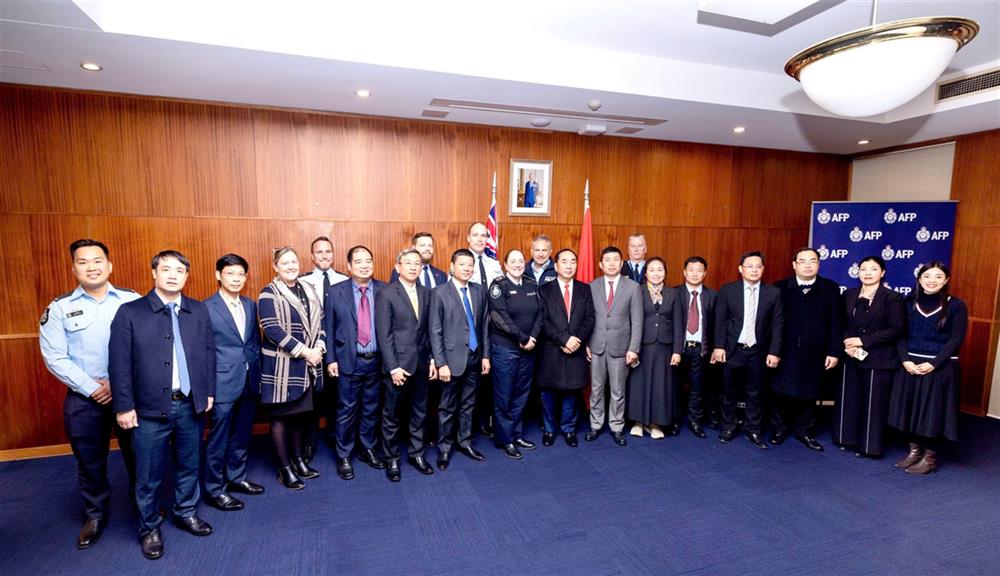 Đoàn đại biểu Bộ Công an Việt Nam và Đoàn đại biểu Cảnh sát Liên bang Australia tại buổi làm việc.