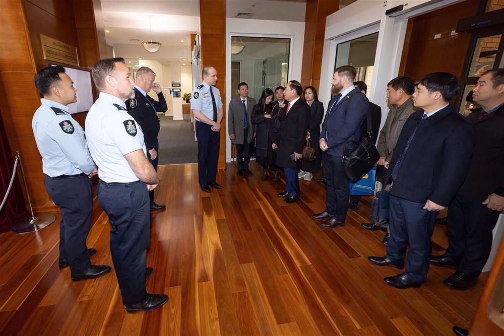 Đoàn đại biểu Bộ Công an thăm Cao đẳng Cảnh sát Liên bang Australia.