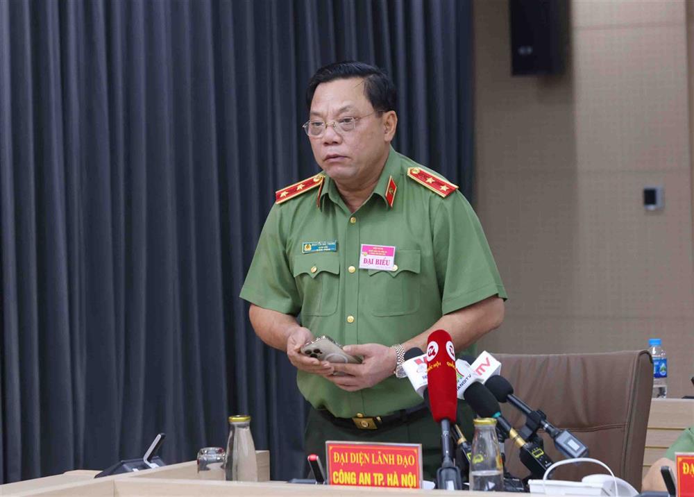 Trung tướng Nguyễn Hải Trung, Giám đốc Công an TP Hà Nội trả lời phóng viên tại Họp báo.