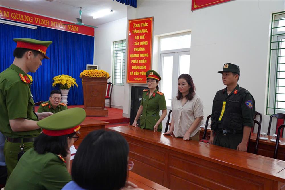 Cơ quan Cảnh sát điều tra Công an tỉnh Hà Giang thi hành lệnh bắt tạm giam đối với Nguyễn Lan Hương