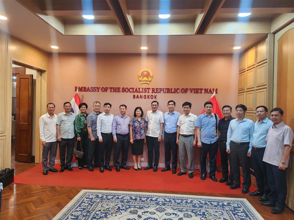Đoàn công tác đến thăm và làm việc với Đại sứ quán Việt Nam tại Thái Lan.