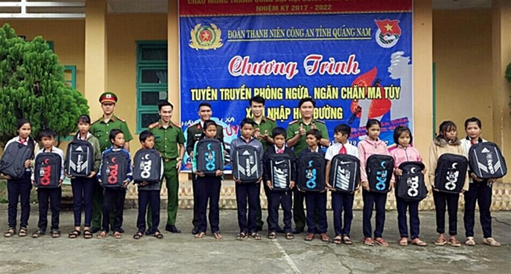 Nhiều hoạt động ý nghĩa được tuổi trẻ Công an nhân dân triển khai tại xã Ba, huyện Đông Giang, tỉnh Quảng Nam.