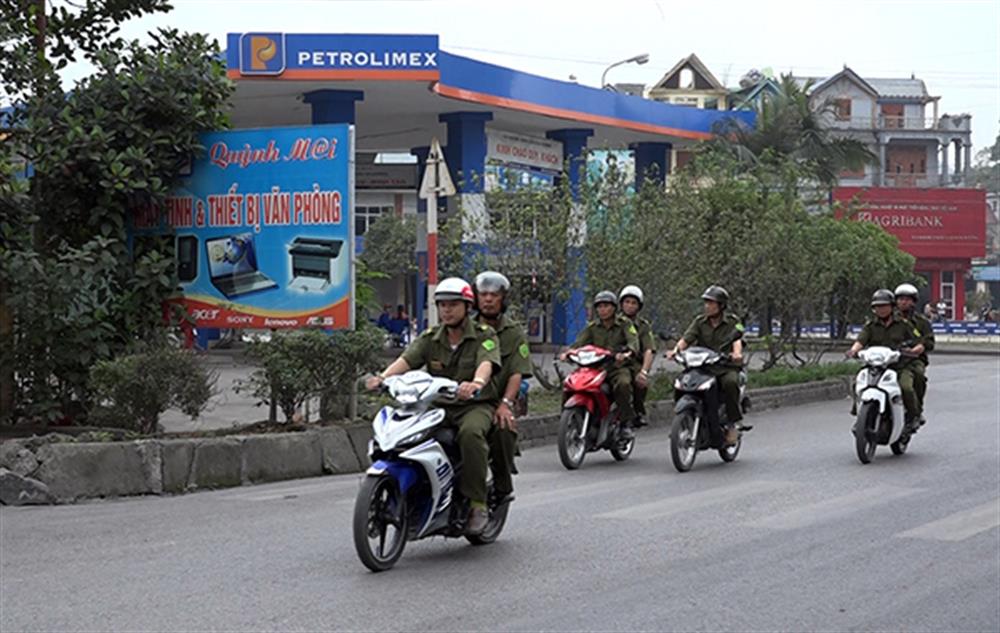 Công an thị trấn Minh Tân tuần tra đảm bảo ANTT.