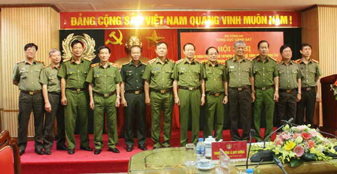 Thứ trưởng Lê Quý Vương và các đại biểu dự Hội nghị.
