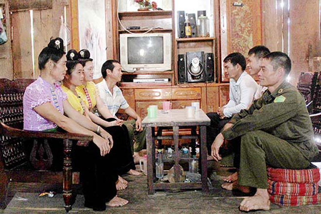 Một buổi sinh hoạt của Tổ liên gia tự quản bản Co Lìu, thị trấn Ít Ong, Mường La, Sơn La.