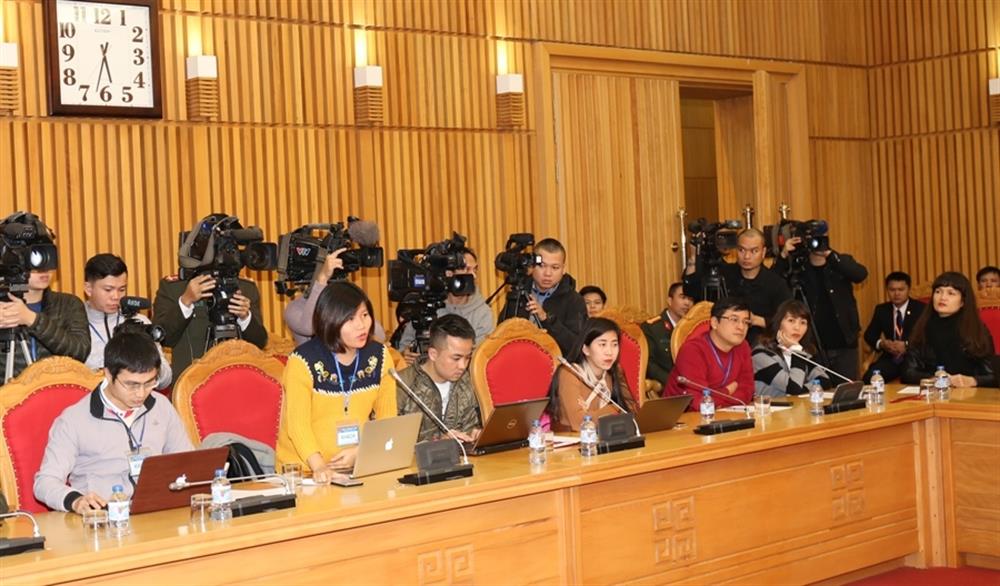 Các phóng viên, biên tập viên tại buổi họp báo.
