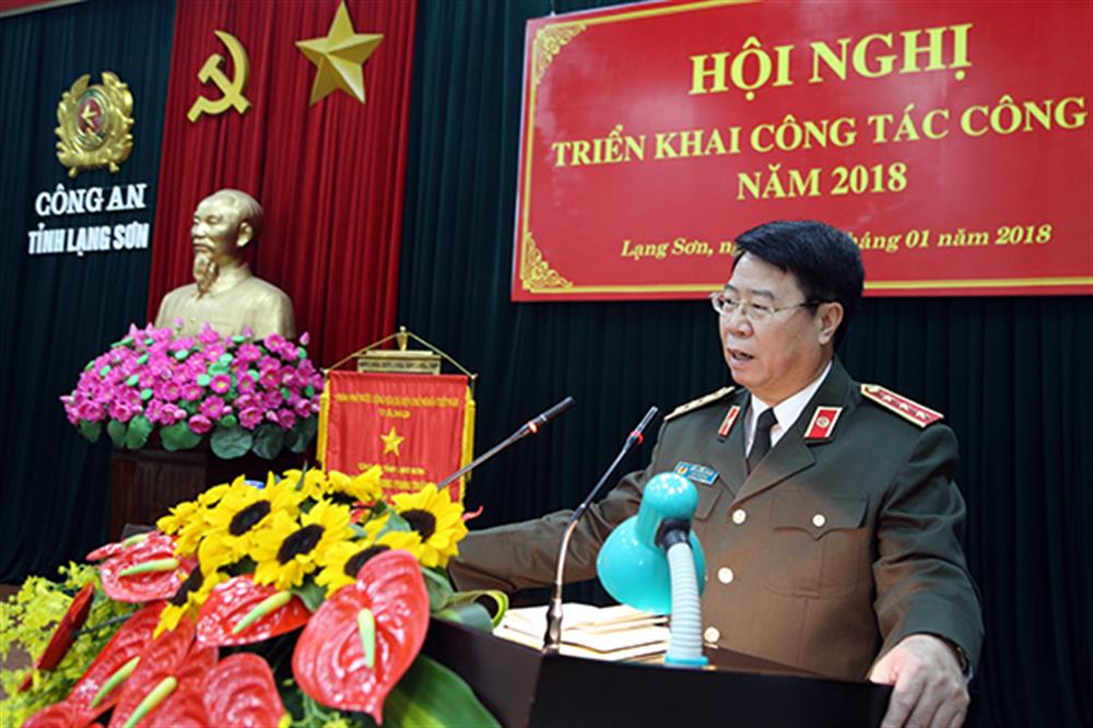 Thứ trưởng Bùi Văn Nam phát biểu tại Hội nghị.