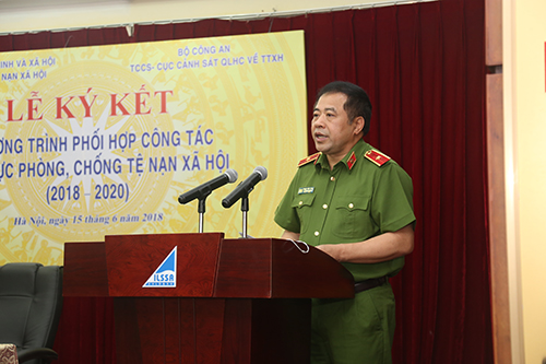 Thiếu tướng Phạm Văn Các phát biểu tại Lễ ký kết.