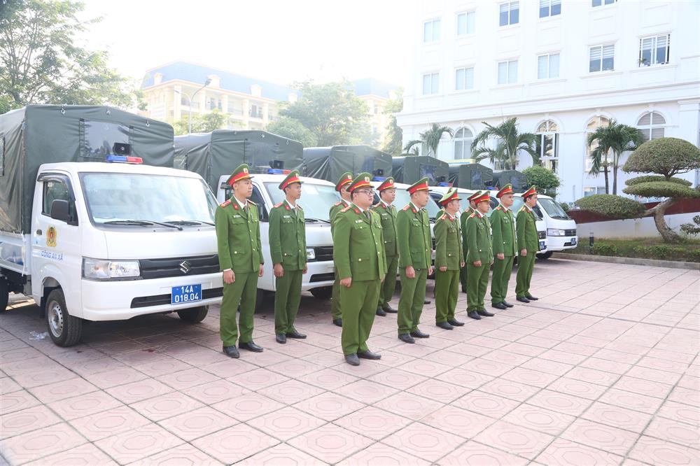 55 xe ô tô chuyên dụng được bàn giao cho Công an xã trên địa bàn tỉnh Quảng Ninh.