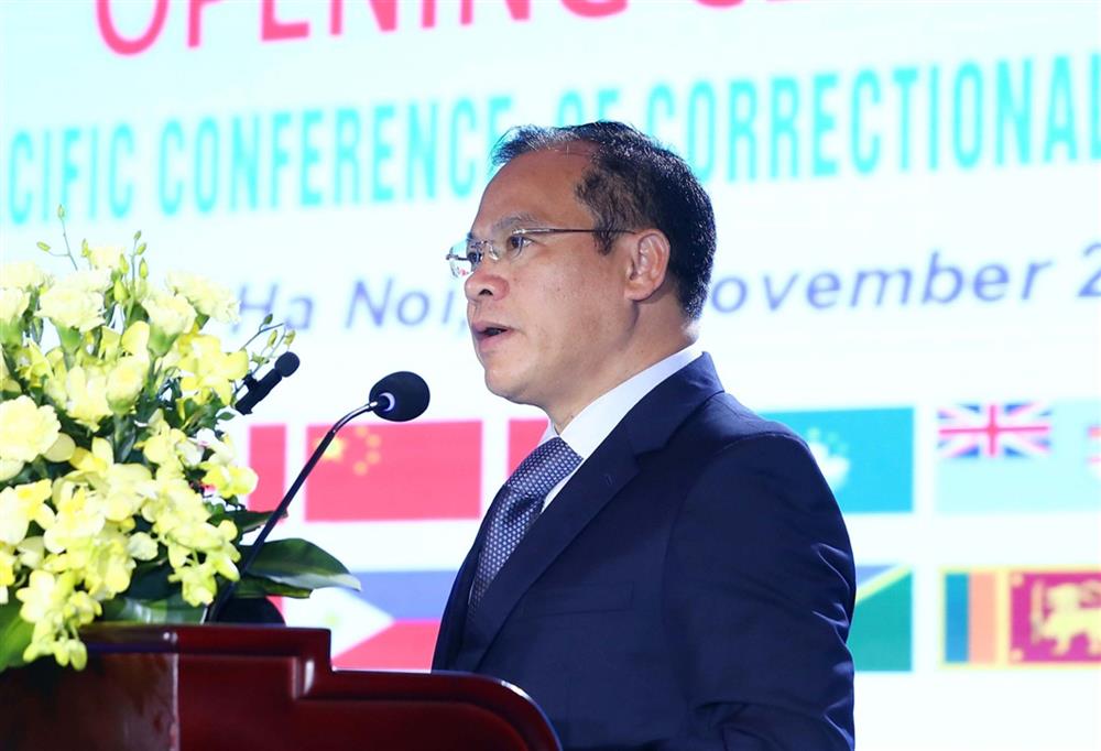 Thứ trưởng Nguyễn Văn Long phát biểu chào mừng Hội nghị.