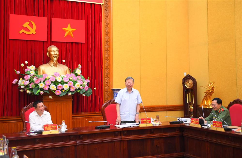 Bộ trưởng Tô Lâm phát biểu khai mạc buổi làm việc.