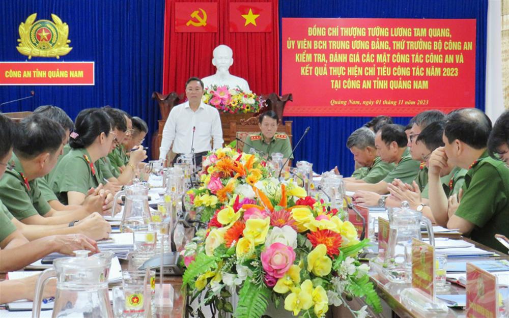 Đồng chí Lê Trí Thanh, Chủ tịch Ủy ban nhân dân tỉnh Quảng Nam khẳng định, Tỉnh ủy, Ủy ban nhân dân tỉnh Quảng Nam luôn tạo mọi điều kiện thuận lợi nhất để lực lượng Công an tỉnh hoàn thành tốt các nhiệm vụ được giao…
