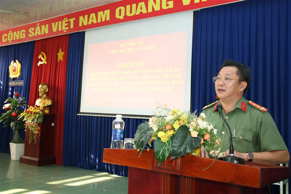 Đại tá Lâm Phước Nguyên phát biểu tại Hội nghị.