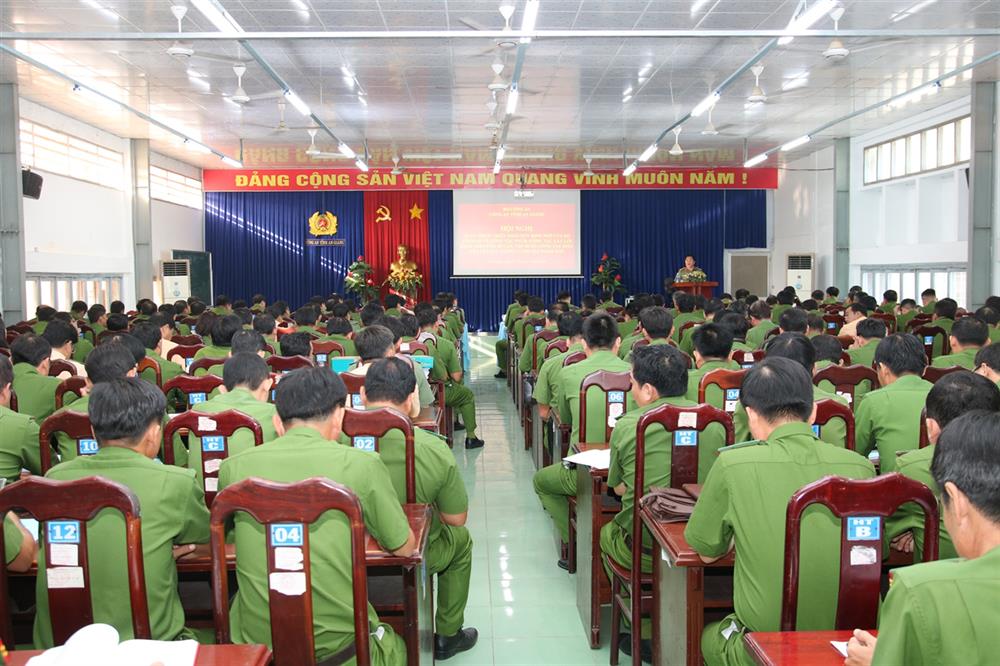 Các đại biểu tham dự Hội nghị.