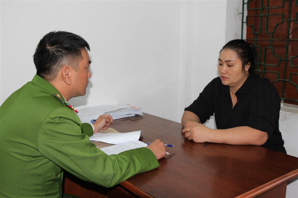 Nguyễn Thị Phương Thoa tại cơ quan Công an.
