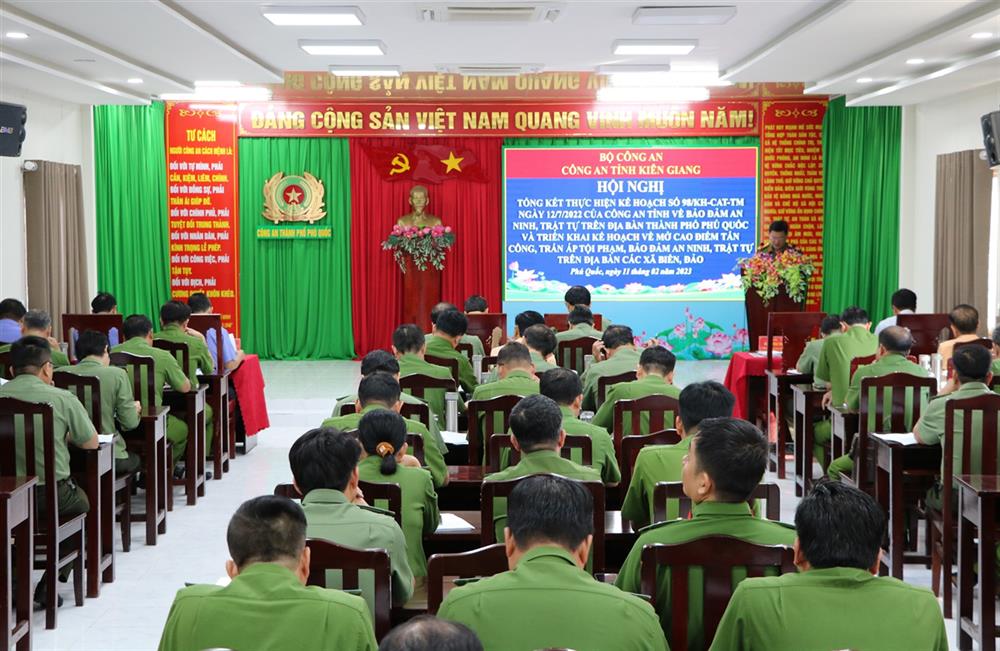 Toàn cảnh Hội nghị.