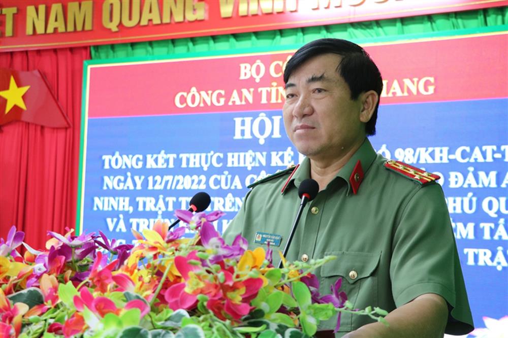 Đại tá Nguyễn Văn Hận phát biểu tại Hội nghị.