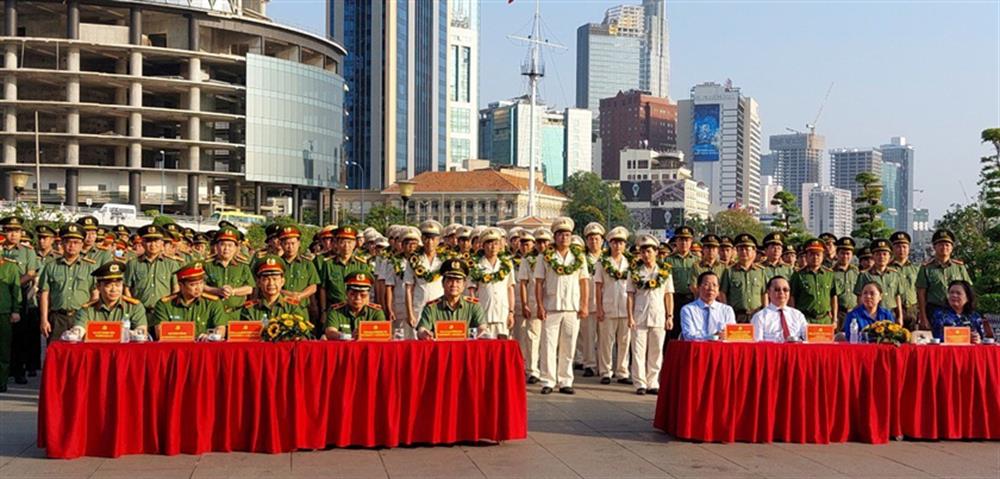 Các đại biểu tham dự Lễ tuyên dương.