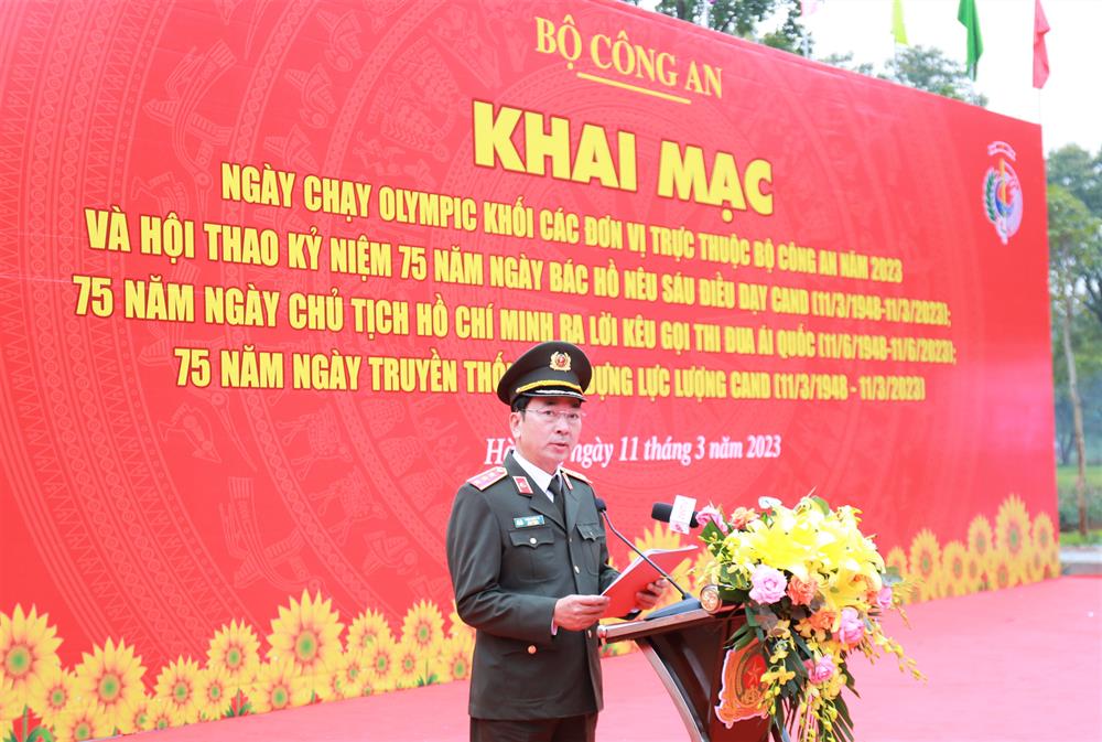 Thứ trưởng Trần Quốc Tỏ phát biểu khai mạc.