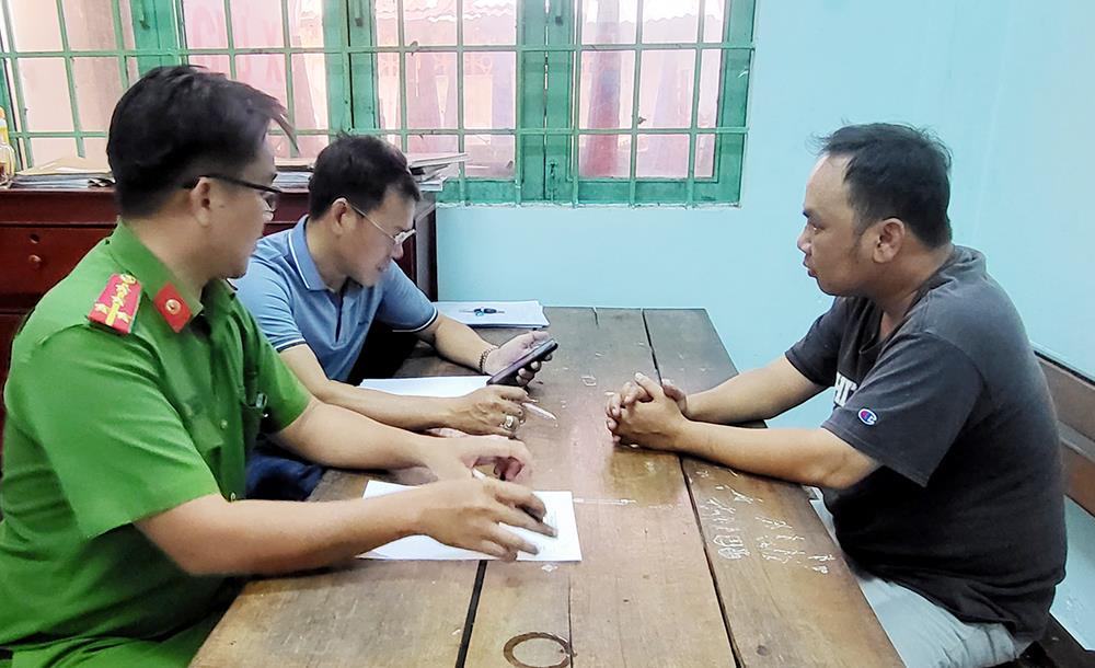 Cơ quan Công an làm việc với Đinh Thành Hiếu.