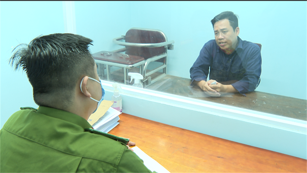 Đối tượng Nguyễn Tấn Lợi tại cơ quan Công an.