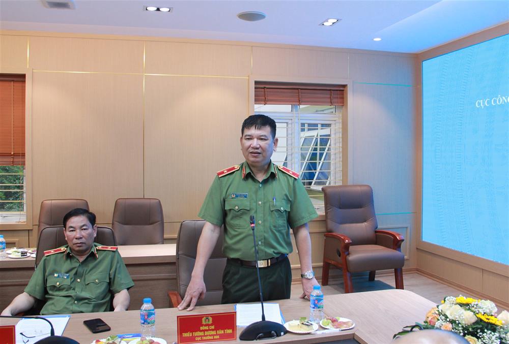 Thiếu tướng Dương Văn Tính phát biểu tại buổi Lễ.