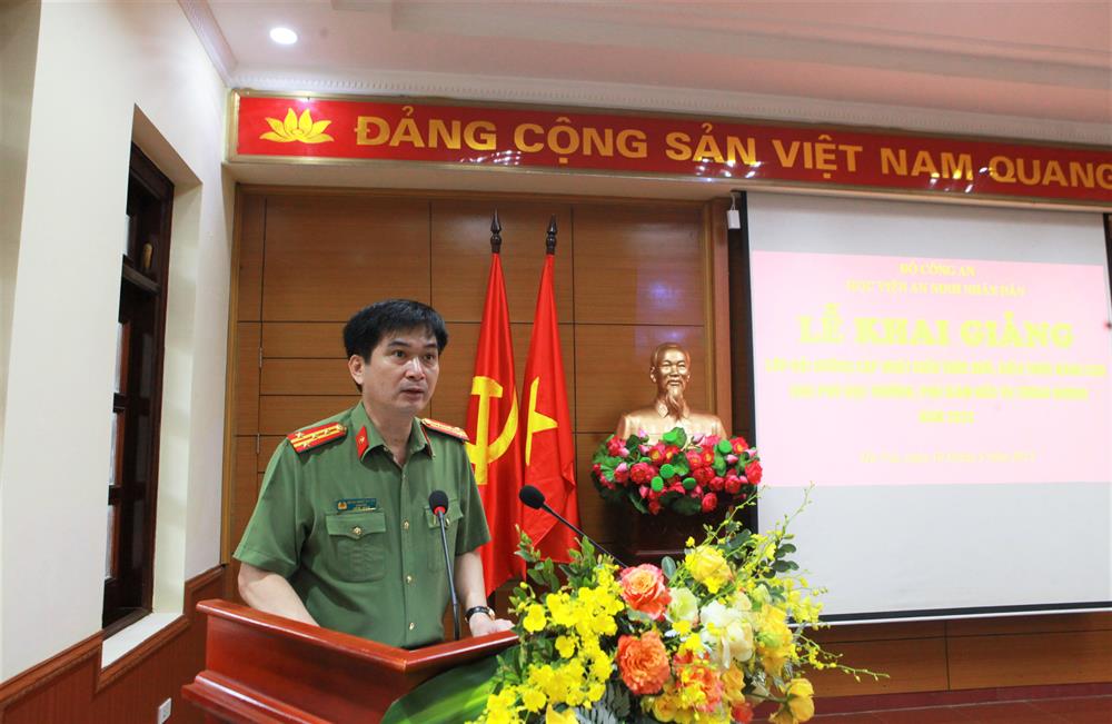 Đại tá, PGS.TS Trịnh Ngọc Quyên, Giám đốc Học viện ANND trình bày diễn văn tại buổi Lễ.