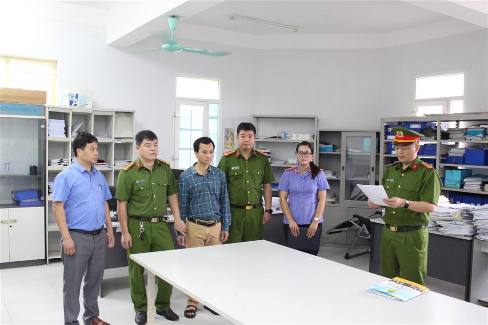Cơ quan Cảnh sát điều tra Công an tỉnh Sơn La thi hành Quyết định khởi tố vụ án hình sự, Quyết định khởi tố bị can, Lệnh bắt bị can để tạm giam đối với Đào Hữu Bính.